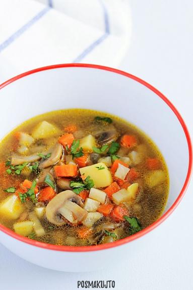 Zdjęcie - Zupa pieczarkowa z ziemniakami - Przepisy kulinarne ze zdjęciami