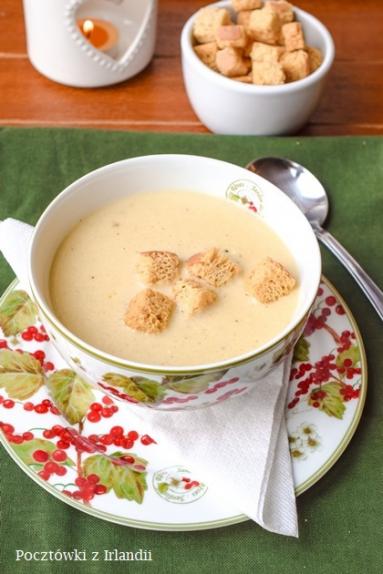 Zdjęcie - Czosnkowa zupa krem z szafranem | U stóp Benbulbena - Przepisy kulinarne ze zdjęciami