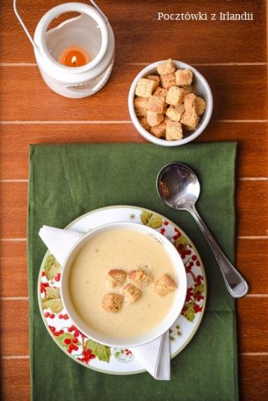 Zdjęcie - Czosnkowa zupa krem z szafranem | U stóp Benbulbena - Przepisy kulinarne ze zdjęciami