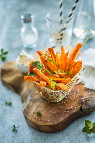 Zdjęcie - Frytki z batatów – pikantne i chrupiące - Przepisy kulinarne ze zdjęciami