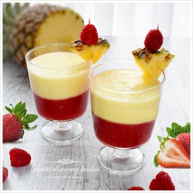 Zdjęcie - Dwukolorowe smoothie ananasowo-malinowe - Przepisy kulinarne ze zdjęciami