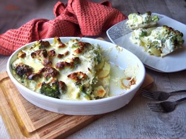 Zdjęcie - Ryba z brokułami w sosie chrzanowym - Przepisy kulinarne ze zdjęciami