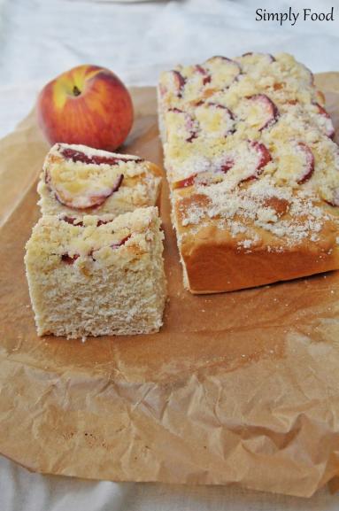 Zdjęcie - Drożdżówka z brzoskwiniami i kruszonką - Przepisy kulinarne ze zdjęciami