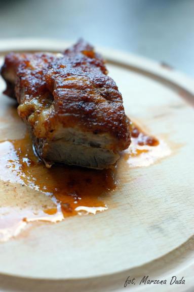 Zdjęcie - Żeberka pieczone w sosie barbecue - Przepisy kulinarne ze zdjęciami