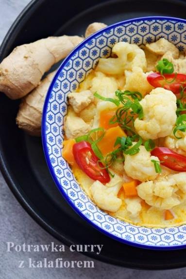 Zdjęcie - Potrawka z kalafiorem w sosie curry - Przepisy kulinarne ze zdjęciami