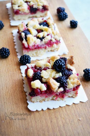 Zdjęcie - Szybkie kruche ciasto z owocami sezonowymi - Przepisy kulinarne ze zdjęciami