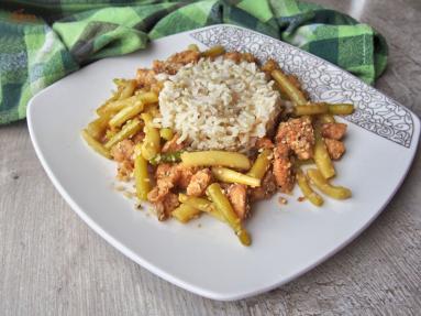 Zdjęcie - Kurczak z faoslką szparagową w sezamie - Przepisy kulinarne ze zdjęciami