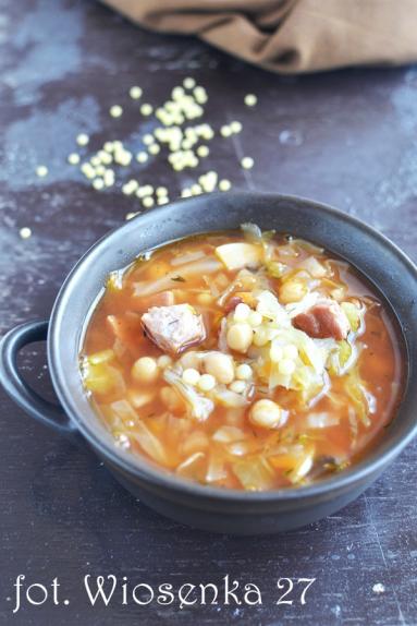 Zdjęcie - Letnia zupa z kapustą - Przepisy kulinarne ze zdjęciami