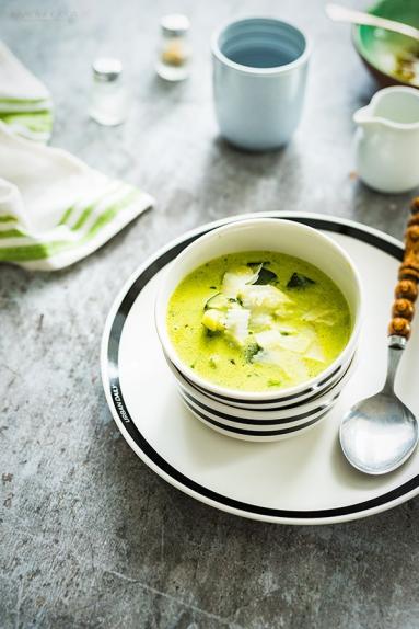 Zdjęcie - Zupa z cukinii z parmezanem - Przepisy kulinarne ze zdjęciami