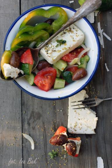 Zdjęcie - Sałatka grecka - Przepisy kulinarne ze zdjęciami