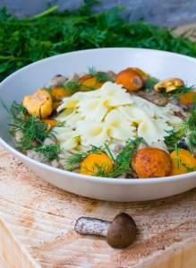 Zdjęcie - Zupa grzybowa ze świeżych grzybów - Przepisy kulinarne ze zdjęciami