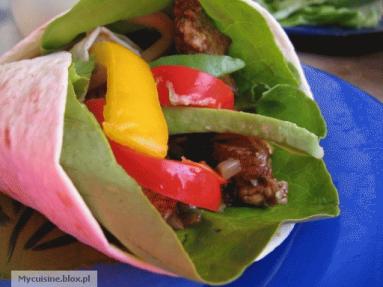 Zdjęcie - Tortilla wraps z kurczakiem i avocado  - Przepisy kulinarne ze zdjęciami