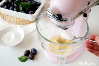 Zdjęcie - Ciasto jogurtowe - Przepisy kulinarne ze zdjęciami