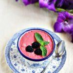 Zdjęcie - Jogurt owocowy z miętą - Przepisy kulinarne ze zdjęciami