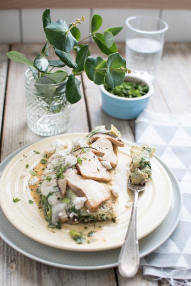 Zdjęcie - Ziołowy omlet z grzybami - Przepisy kulinarne ze zdjęciami
