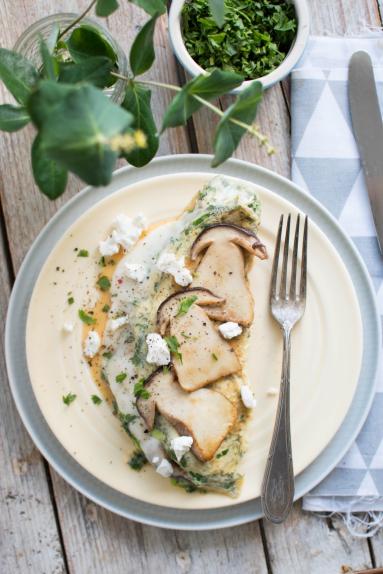 Zdjęcie - Ziołowy omlet z grzybami - Przepisy kulinarne ze zdjęciami