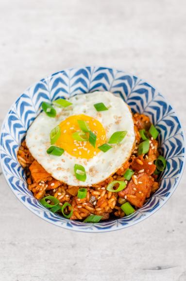 Zdjęcie - Smażony ryż z kimchi - Przepisy kulinarne ze zdjęciami