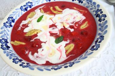 Zdjęcie - Zupa wiśniowa z kluskami kładzionymi - Przepisy kulinarne ze zdjęciami