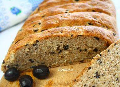 Zdjęcie - Razowy chlebek żytnio-pszenny z oliwkami - Przepisy kulinarne ze zdjęciami