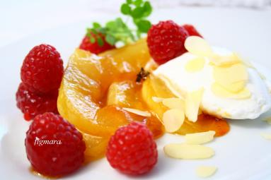 Zdjęcie - Karmelizowany melon  z lodami waniliowymi i malinami - Przepisy kulinarne ze zdjęciami