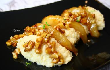 Zdjęcie - Deser ryżowy z karmelizowaną gruszka i orzechami - Przepisy kulinarne ze zdjęciami