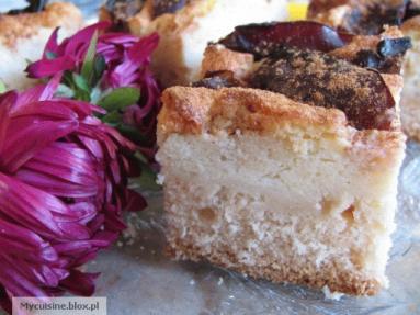 Zdjęcie - Ciasto ze śliwkami i kaszą manną  - Przepisy kulinarne ze zdjęciami