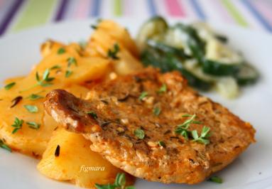 Zdjęcie - Schab duszony z ziemniakami - Przepisy kulinarne ze zdjęciami