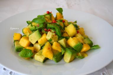 Zdjęcie - Sałatka z awokado i mango - Przepisy kulinarne ze zdjęciami