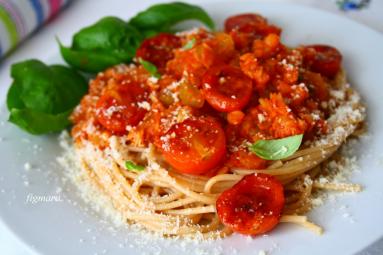 Zdjęcie - Spaghetti z czerwoną soczewicą - Przepisy kulinarne ze zdjęciami