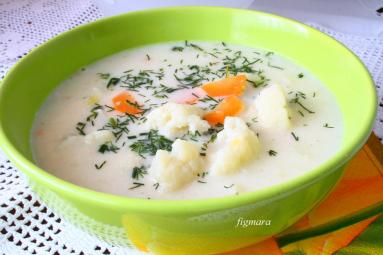 Zdjęcie - Zwykła zupa kalafiorowa - Przepisy kulinarne ze zdjęciami