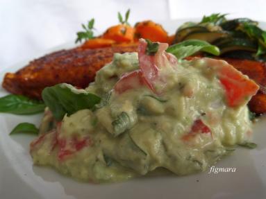 Zdjęcie - Pikantny łosoś z guacamole - Przepisy kulinarne ze zdjęciami