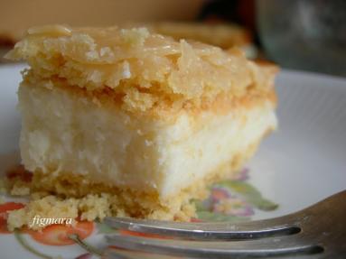 Zdjęcie - Kruche ciasto z masą jabłkowo-serową i płatkami migdałowymi - Przepisy kulinarne ze zdjęciami