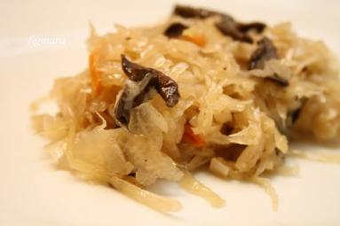 Zdjęcie - Kapusta z grzybami - Przepisy kulinarne ze zdjęciami