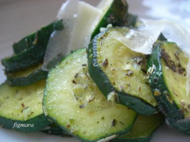 Zdjęcie - Cukinia z ziołami  prowansalskimi - Przepisy kulinarne ze zdjęciami