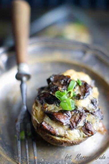 Zdjęcie - Ziemniaki faszerowane podgrzybkami - Przepisy kulinarne ze zdjęciami