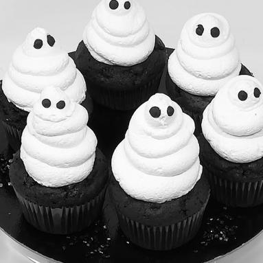 Zdjęcie - Halloween- muffinowe duszki - Przepisy kulinarne ze zdjęciami