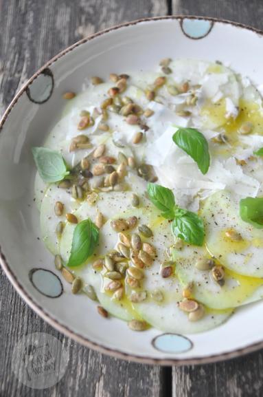 Zdjęcie: Carpaccio z kalarepy Zdjęcie - Carpaccio z kalarepy - Przepisy kulinarne ze zdjęciami