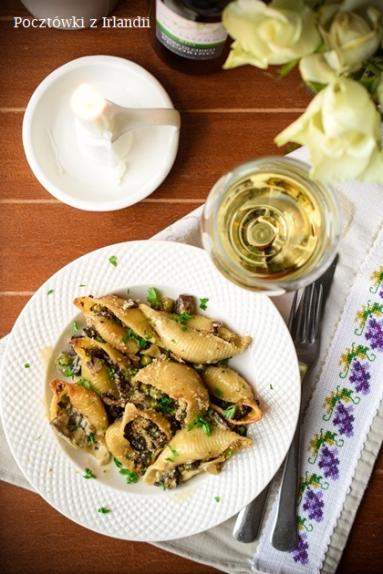 Zdjęcie - Muszle zapiekane z grzybami – U stóp Benbulbena - Przepisy kulinarne ze zdjęciami