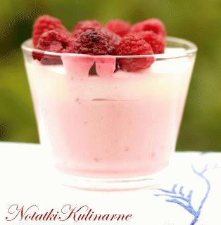 Zdjęcie - Różowy jogurtowy tort malinowy z ajerkoniakiem - Przepisy kulinarne ze zdjęciami