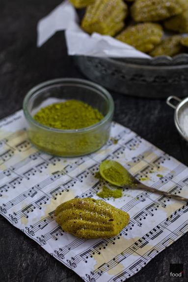 Zdjęcie - Rozkoszne Magdalenki z zieloną herbatą matcha - Przepisy kulinarne ze zdjęciami