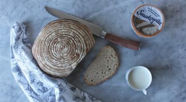 Zdjęcie - Chleb maślankowy na zakwasie - Przepisy kulinarne ze zdjęciami