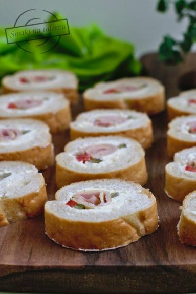 Zdjęcie - Mini kanapeczki z bagietki - Przepisy kulinarne ze zdjęciami