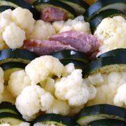 Zdjęcie - Makaron w cukiniowo-serowym sosie z brokułami - Przepisy kulinarne ze zdjęciami