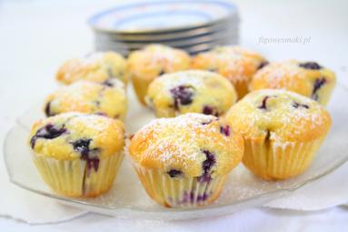 Zdjęcie - Waniliowe muffinki z borówkami - Przepisy kulinarne ze zdjęciami