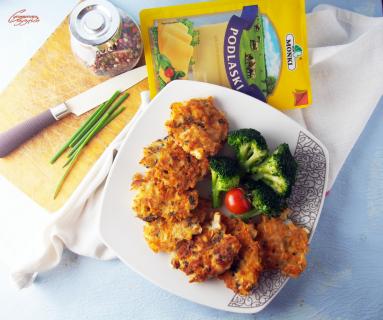 Zdjęcie - Siekane kotleciki drobiowe z warzywami i serem żółtym - Przepisy kulinarne ze zdjęciami