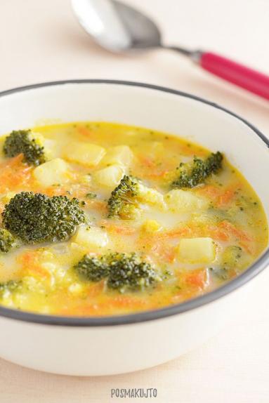Zdjęcie - Zupa serowa z brokułem, marchewką i ziemniakami - Przepisy kulinarne ze zdjęciami