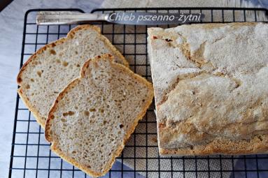 Zdjęcie - Chleb pszenno – żytni na zakwasie - Przepisy kulinarne ze zdjęciami