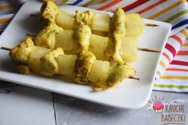 Zdjęcie - Szaszłyki z kurczakiem i ananasem - Przepisy kulinarne ze zdjęciami