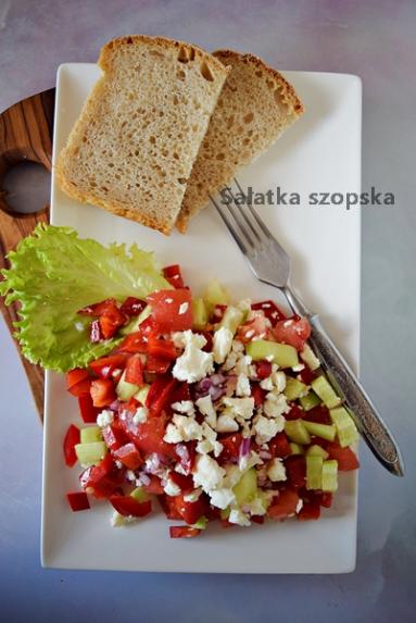 Zdjęcie - Sałatka Szopska - Przepisy kulinarne ze zdjęciami