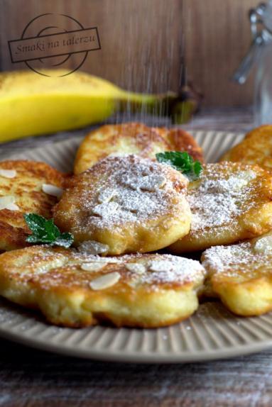 Zdjęcie - Bananowe placuszki z kaszy manny - Przepisy kulinarne ze zdjęciami